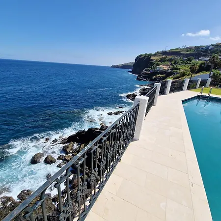 Salt Water Santa Cruz (Madeira)